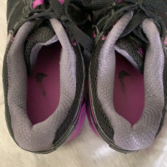 Nike Reax Sneakers - Picture 6 of 10